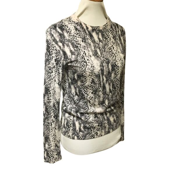 Equipment Animal Print Sweater w/ Zipper accent at neckline Sz. Small - Picture 4 of 6